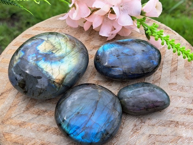 Trooststenen / miniurnen / Edelstenen met asbuis